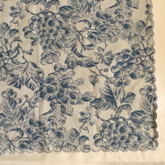 Blue and White Grapes Jacquard Napkin Towel Scalloped ABC Carpet & Home Vintage - Picture 10 of 15